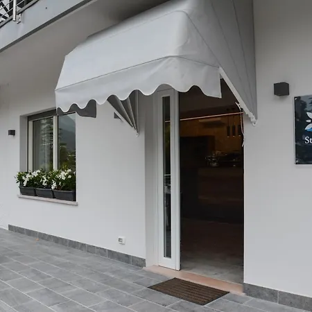 酒店 斯特拉阿尔宾娜酒店 2*